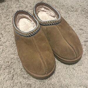 Ugg Tasman in chestnut